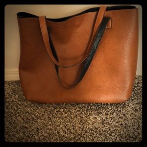 Vegan leather tote!💜